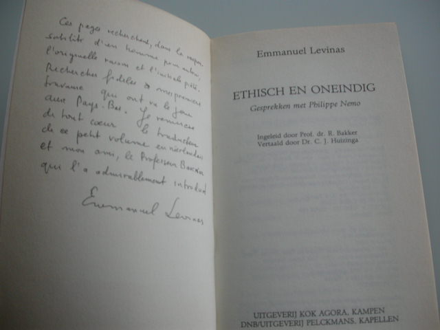 Emmanuel Levinas gesigneerd