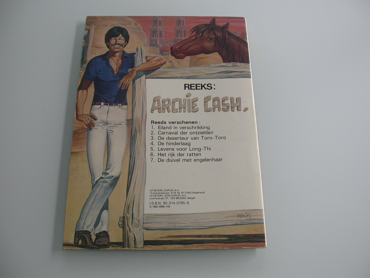 Archie Cash 8 Asfalt