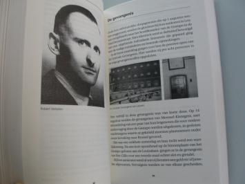 Van Laere Een klein dorp Een zware tol (gesigneerd)